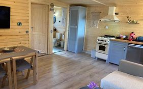 Bran White Clouds House And Chalet
